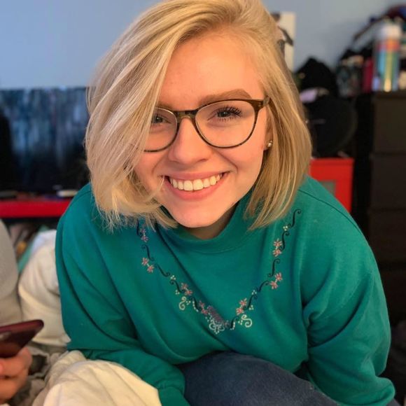 Meet your Posher, Allison - Picture 1 of 1